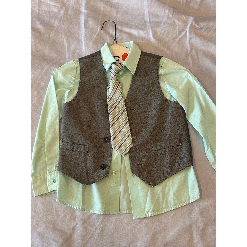 Boys size 5 shirt tie and vest